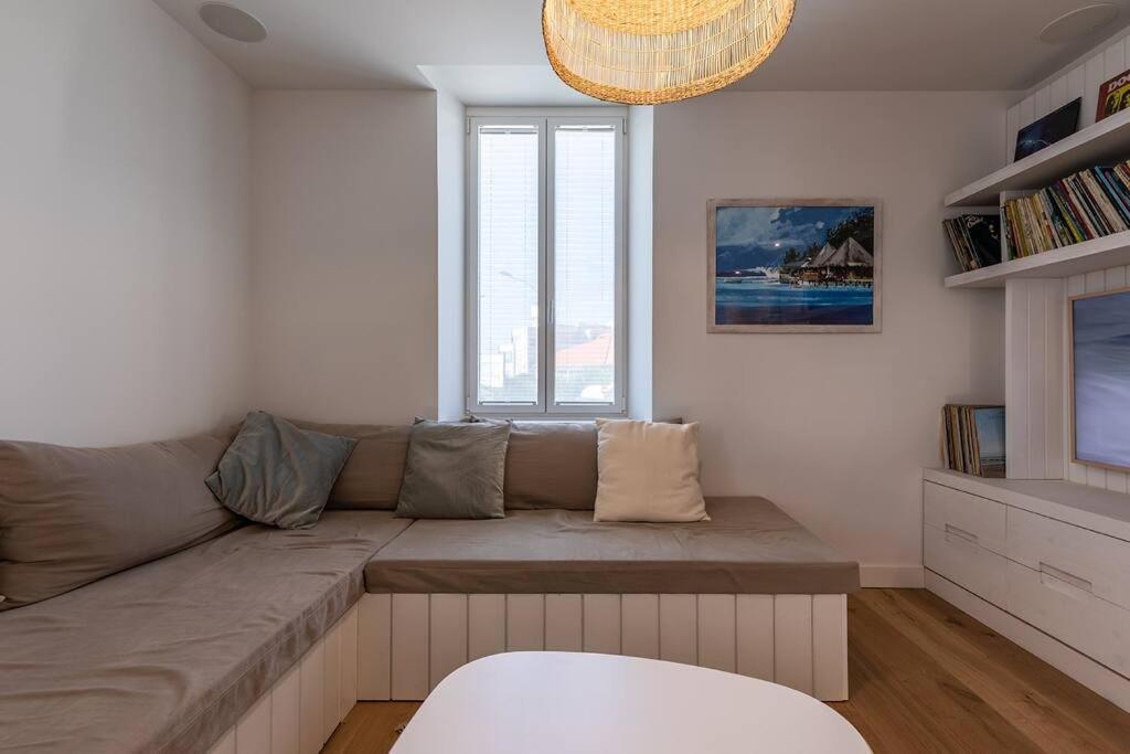Beautiful Beach House In Front Of The Ocean Biarritz Exterior photo