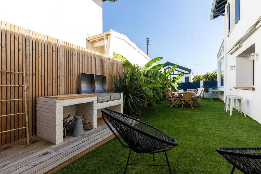 Beautiful Beach House In Front Of The Ocean Biarritz Exterior photo
