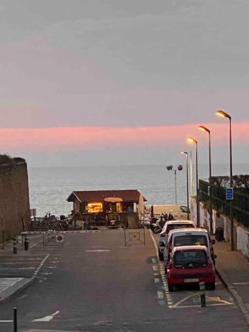 Beautiful Beach House In Front Of The Ocean Biarritz Exterior photo